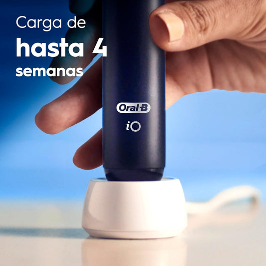 Oral-B iO 2 Cepillo de Dientes Eléctrico Negro Noche, 1 Cabezal, 1 Estuche De Viaje, 1 Soporte de Recambios de Viaje, 3 Modos De Cepillado, Sensor De Presión y Temporizador, Diseñado por Braun